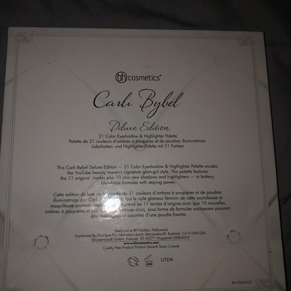 Carli Bybel pallete deluxe edition